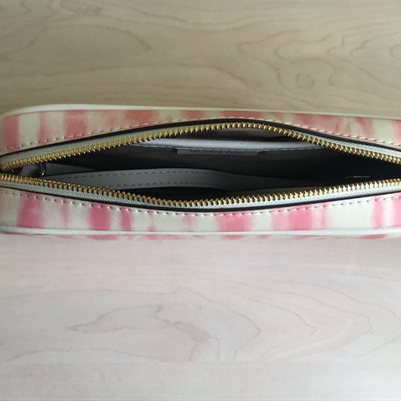 New Michael Kors Shell Pink & White Crossbody Bag w/ Gift - Picture 6 of 13